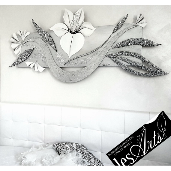 Installazione fiore bianco